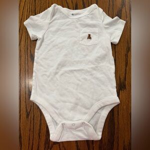 Baby Gap Boys White Pocket Bodysuit Embroidered Teddy Bear 18-24 Months Snaps